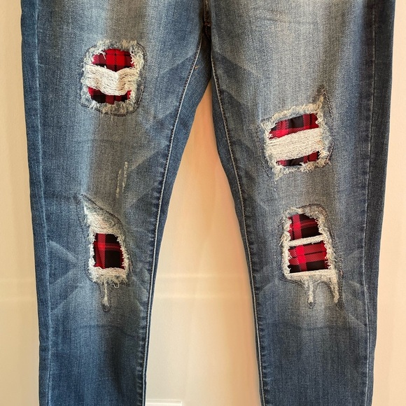 Judy Blue - Mid Rise Red Buffalo Plaid Skinny Jeans - Size 29/9 - NWT - Picture 12 of 15